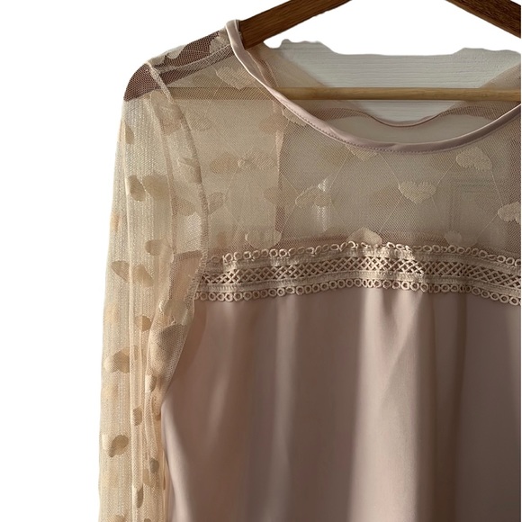 Heart detail lace top - Picture 2 of 5